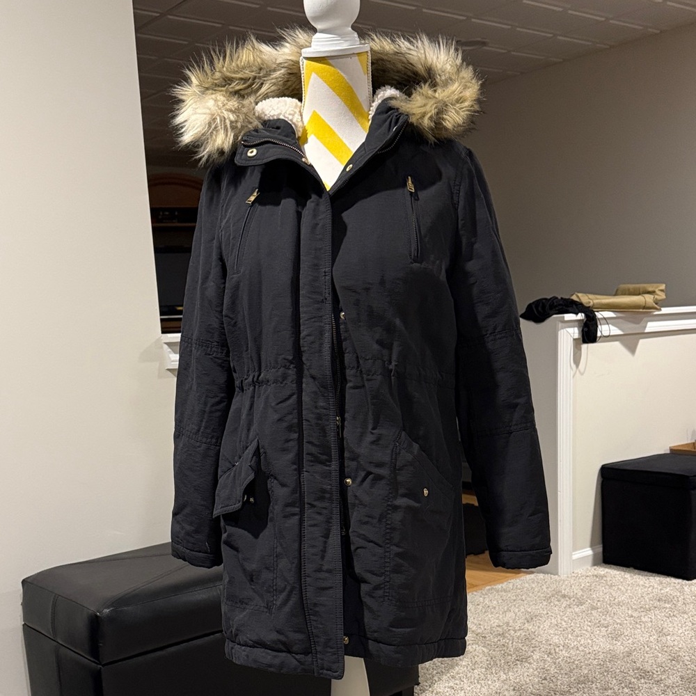 American Eagle Outfitters Black Puffer Coat with Faux Fur Hood